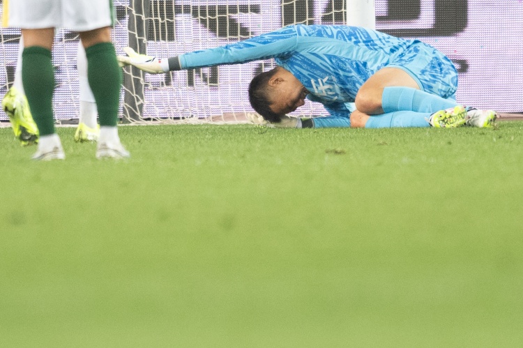 kaiyun-记者：此前受重伤的韩佳奇随国安冬训，目前不具备打比赛的条件